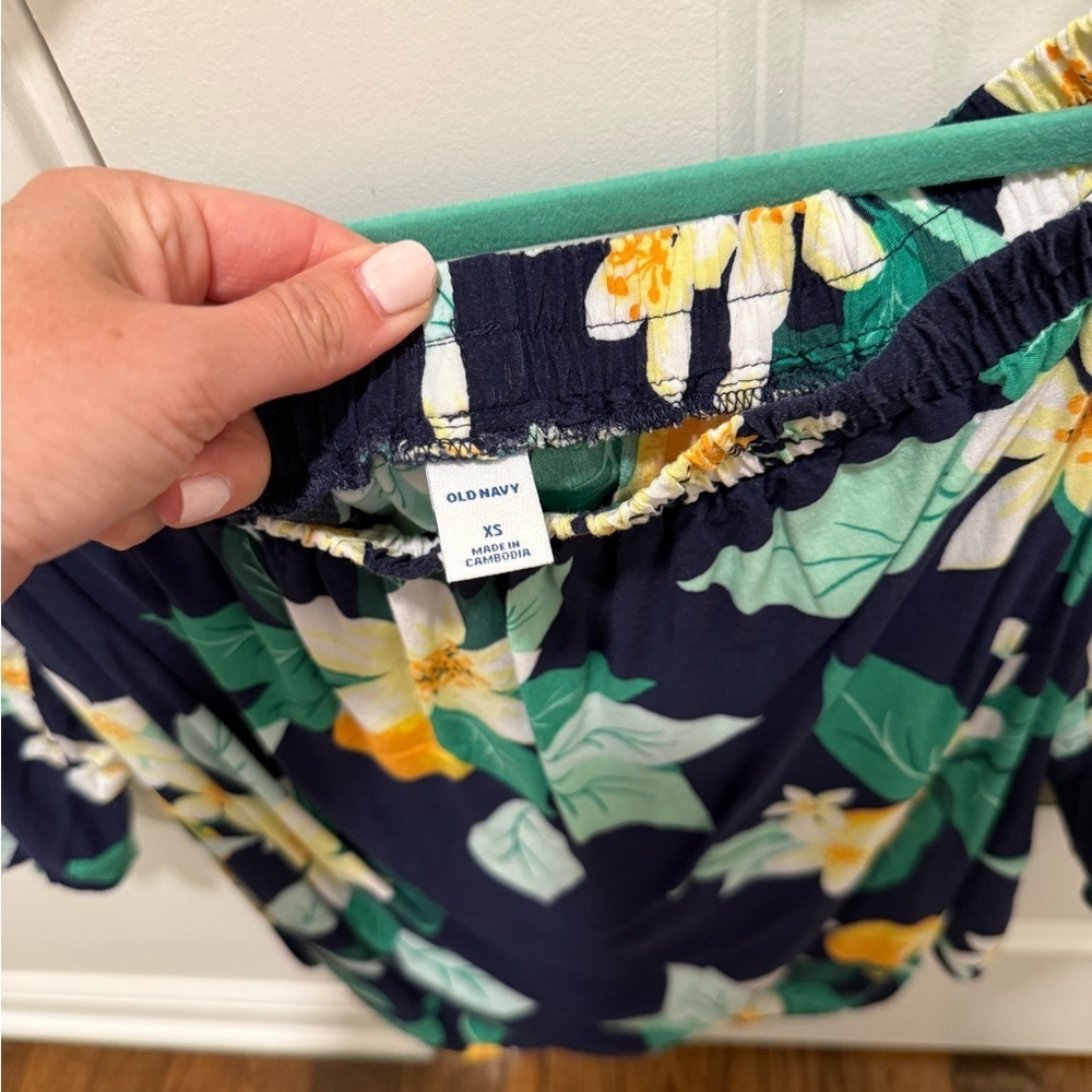 Old Navy Tropical Off-Shoulder Top - Picture 3 of 3